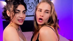 Amateur Lip Licking Lesbian Teens Kissing