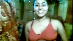 Cute Indian Girl Expose Her Hot Boobs